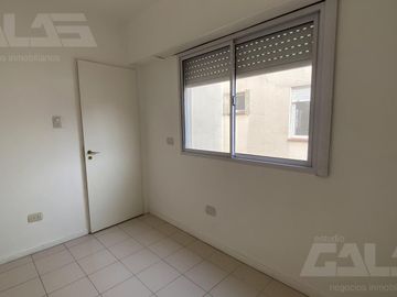 Departamento en Castelar Norte Centro - 4 Ambientes - Iluminado -Terraza -