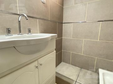 Departamento en Castelar Norte Centro - 4 Ambientes - Iluminado -Terraza -