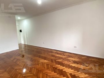 Departamento en Castelar Norte Centro - 4 Ambientes - Iluminado -Terraza -