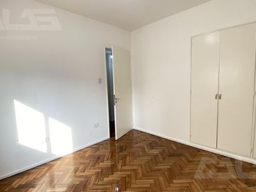 Departamento en Castelar Norte Centro - 4 Ambientes - Iluminado -Terraza -
