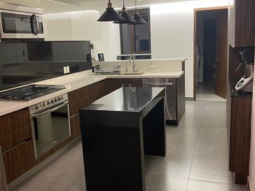 SE VENDE HERMOSO DEPARTAMENTO AMUEBLADO EN RESIDENCIAL TIARA! (V)