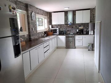 Casa en venta 5 ambientes Country Maschwitz Club