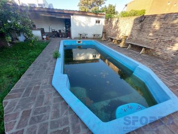 casa a la venta con pileta