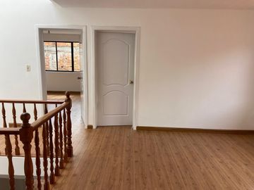 HERMOSA CASA EN VENTA, SECTOR 10 DE AGOSTO