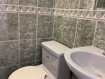 HERMOSA CASA EN VENTA, SECTOR 10 DE AGOSTO