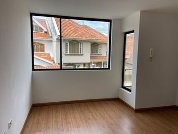 HERMOSA CASA EN VENTA, SECTOR 10 DE AGOSTO