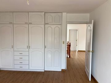 HERMOSA CASA EN VENTA, SECTOR 10 DE AGOSTO