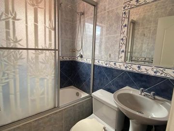 HERMOSA CASA EN VENTA, SECTOR 10 DE AGOSTO