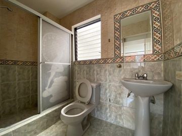 HERMOSA CASA EN VENTA, SECTOR 10 DE AGOSTO