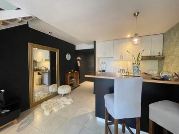 Excelente loft con jardín en venta CON RENTA en Ayres Vila