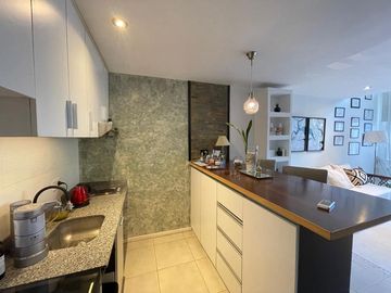 Excelente loft con jardín en venta CON RENTA en Ayres Vila