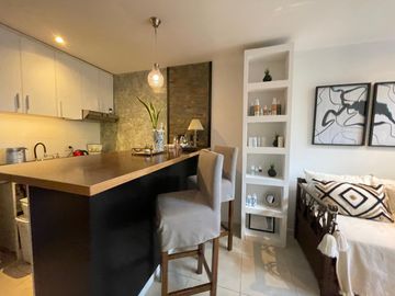 Excelente loft con jardín en venta CON RENTA en Ayres Vila