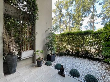 Excelente loft con jardín en venta CON RENTA en Ayres Vila