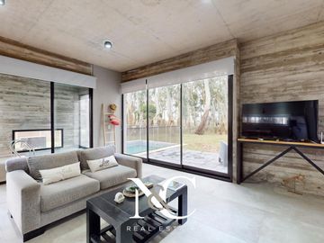 Casa en venta en Costa Esmeralda con fondo libre