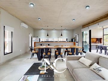 Casa en venta en Costa Esmeralda con fondo libre