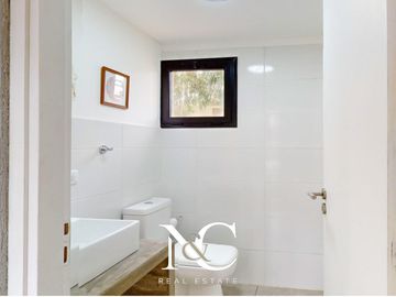 Casa en venta en Costa Esmeralda con fondo libre