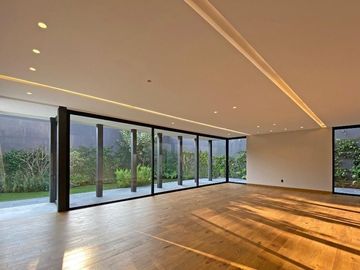 Casa nueva en calle cerrada en  Venta en Jardines  Pedregal