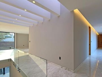 Casa nueva en calle cerrada en  Venta en Jardines  Pedregal