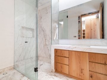 Casa nueva en calle cerrada en  Venta en Jardines  Pedregal