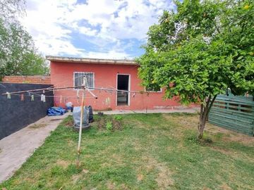 Casa en venta - 3 Dormitorios 1 Baño - 330Mts2 - Marcos Paz