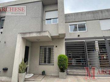 Dúplex 4 ambientes en venta en Castelar Sur