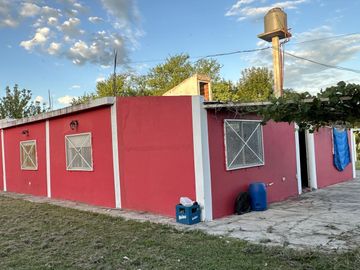 Chacra a 13 km  de Gualeguaychu, excelente entorno.