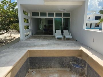 Casa FRENTE AL MAR en Venta, Telchac Yucatán