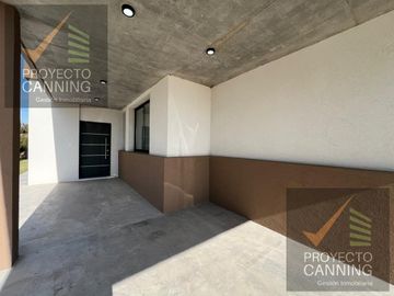 Venta de casa en Barrio San Felipe Canning