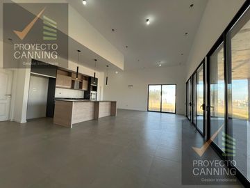 Venta de casa en Barrio San Felipe Canning