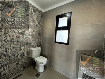 Venta de casa en Barrio San Felipe Canning