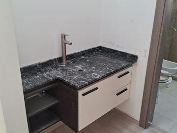 Casa en  Venta en Jardin de Las Tejas 3 dormitorios, 3 baños, jardin. A estrenar