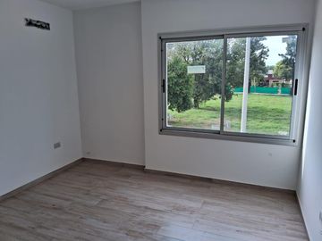 Casa en  Venta en Jardin de Las Tejas 3 dormitorios, 3 baños, jardin. A estrenar