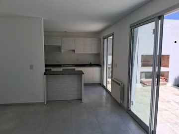 Casa en  Venta en Jardin de Las Tejas 3 dormitorios, 3 baños, jardin. A estrenar