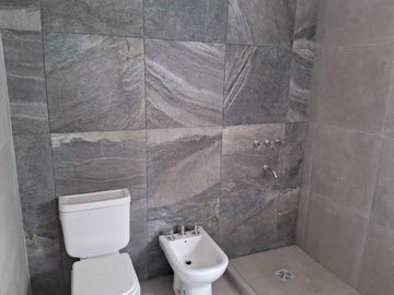 Casa en  Venta en Jardin de Las Tejas 3 dormitorios, 3 baños, jardin. A estrenar