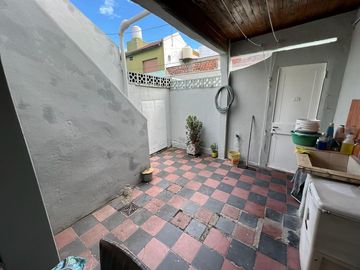 DEPARTAMENTO TIPO CASA VENTA 3 AMBIENTES Quirno Costa 1378 DTO  1 FRENTE (REMEDIOS DE ESCALADA)
