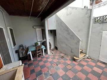 DEPARTAMENTO TIPO CASA VENTA 3 AMBIENTES Quirno Costa 1378 DTO  1 FRENTE (REMEDIOS DE ESCALADA)
