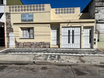 DEPARTAMENTO TIPO CASA VENTA 3 AMBIENTES Quirno Costa 1378 DTO  1 FRENTE (REMEDIOS DE ESCALADA)