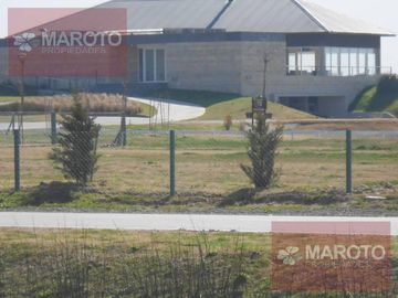 CASA EN VENTA Y ALQUILER ANUAL EN EL CANTON  - MAROTO PROPIEDADES -