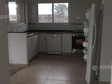 CASA EN VENTA Y ALQUILER ANUAL EN EL CANTON  - MAROTO PROPIEDADES -
