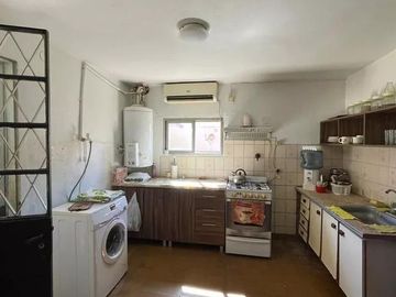 Casa en venta - 2 Dormitorios 1 Baño - Cocheras - 400Mts2 - Luján