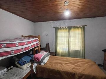 Casa en venta - 2 Dormitorios 1 Baño - Cocheras - 400Mts2 - Luján