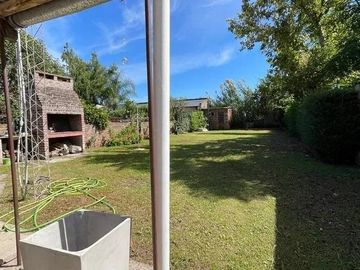 Casa en venta - 2 Dormitorios 1 Baño - Cocheras - 400Mts2 - Luján
