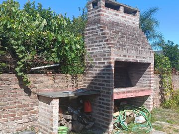 Casa en venta - 2 Dormitorios 1 Baño - Cocheras - 400Mts2 - Luján