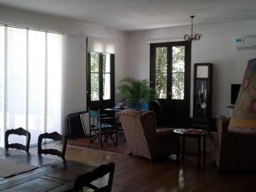 Casa en venta - 4 Dormitorios 6 Baños - 900Mts2 - Luján