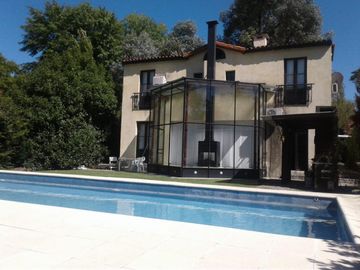 Casa en venta - 4 Dormitorios 6 Baños - 900Mts2 - Luján