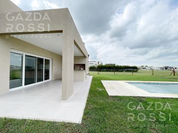 venta casa con piscina en Barrio San Felipe