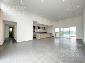 venta casa con piscina en Barrio San Felipe