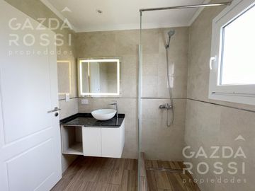 venta casa con piscina en Barrio San Felipe