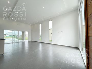 venta casa con piscina en Barrio San Felipe