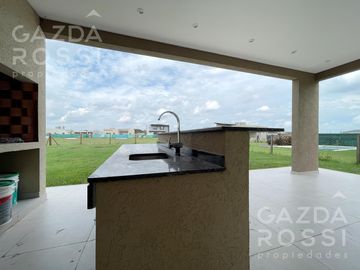 venta casa con piscina en Barrio San Felipe
